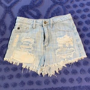 KanCan Distressed Short